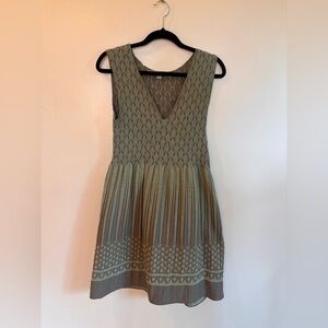 Studio M Green Smocked V-Neck Sleeveless Dress Size M